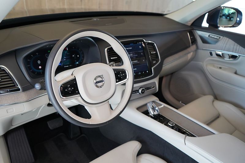 Volvo XC90 B5 PLUS AWD, Vzduch, Ventilace - fotka 14 z 47
