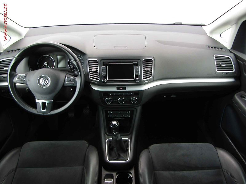 Volkswagen Sharan (2014) 2.0TDi, ČR, AC, xenon, park - fotka 8 z 25