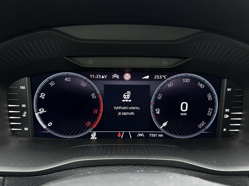 Škoda Karoq 1.5TSi Top & Selection 150PS L - fotka 23 z 43