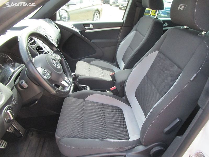 Volkswagen Tiguan 1,4TSI-90KW- NOVÉ ROZVODY - fotka 17 z 32