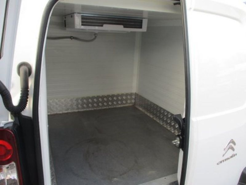 Citroën Berlingo chladící s el. zásuvkou - fotka 4 z 16