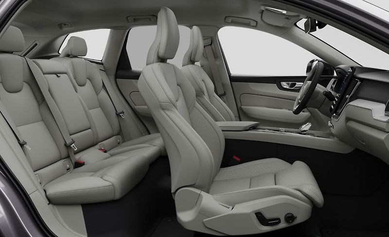 Volvo XC60 (2026) B5 AWD PLUS DARK - fotka 12 z 15