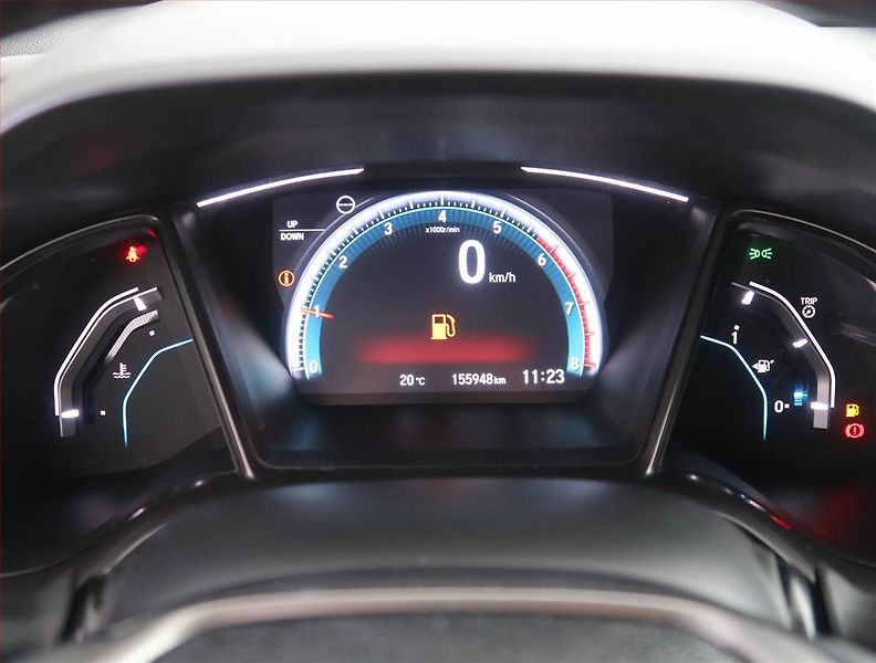 Honda Civic (2019) Elegance 1.0 VTEC Turbo, ČR - fotka 11 z 14