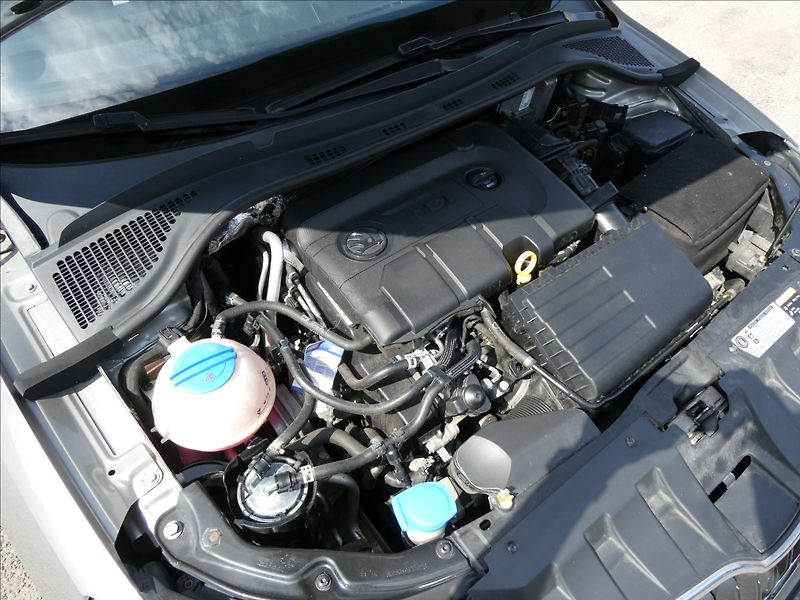 Škoda Fabia 1,4 TDi 66kW 2.majitel,servisk - fotka 36 z 44