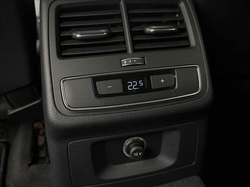 Audi A5 2,0 140kW AT 4X4 HUD DPH NAVI - fotka 49 z 56