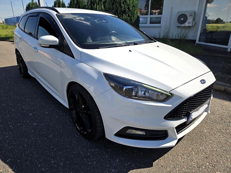 Ford Focus (2017) ST kombi 184kw - fotka 11 z 21