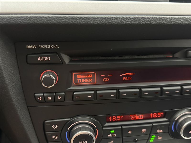 BMW Řada 3 2,0 i POLOKŮŽE AC VELKÝ SERVIS - fotka 23 z 44