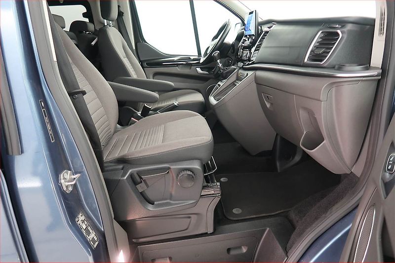 Ford Tourneo Custom (2022) Trend 2.0 EcoBlue, ČR, 1Maj - fotka 9 z 19