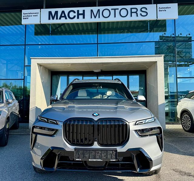 BMW X7 40xd Masáže N.náprava N.topení - fotka 4 z 28