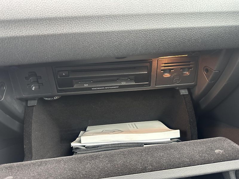 Volkswagen Golf Sportsvan (2016) 1.4 TSI DSG ser.knížka - fotka 28 z 43