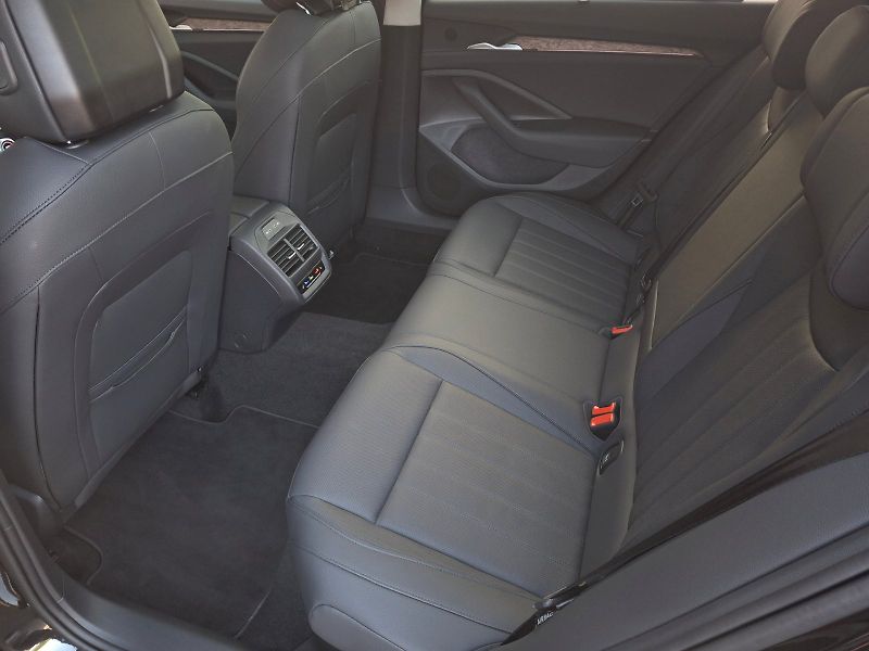 Škoda Superb (2025) Combi iV L&K DSG 1,5TSi 150kW - fotka 7 z 35