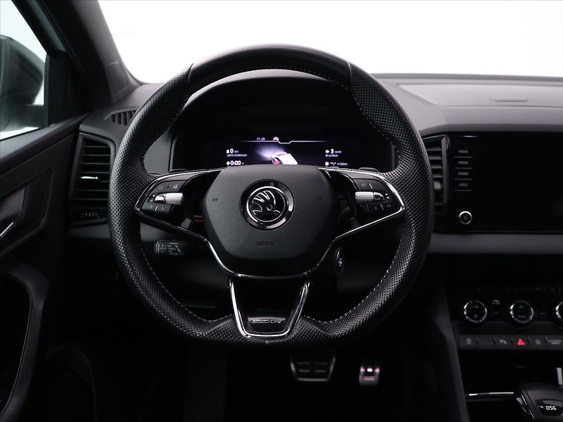 Škoda Karoq 1,5 TSI 110kW Sportline DSG CZ - fotka 11 z 27