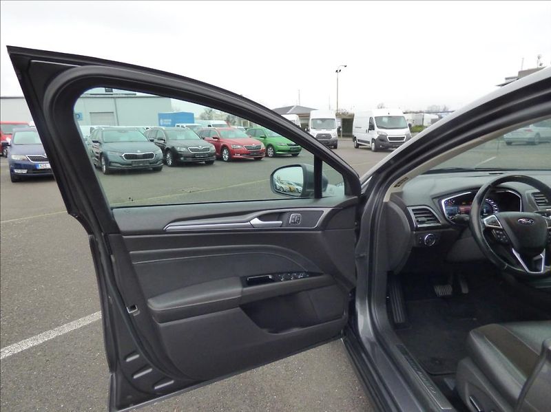 Ford Mondeo 2,0 EcoBlue,140kW,Navi,Keyless - fotka 9 z 58