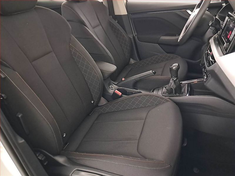 Škoda Scala (2019) 1.6 TDI, Tempomat - fotka 9 z 17