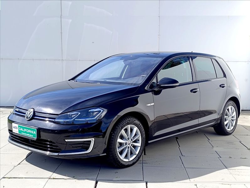 Volkswagen e-Golf 0,0 100kW,tep.čerpadlo,Navi,LE - fotka 1 z 35