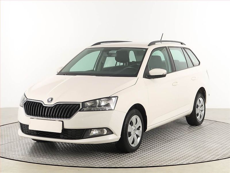 Škoda Fabia (2019) 1.0 TSI, Navi, Tempomat - fotka 2 z 16