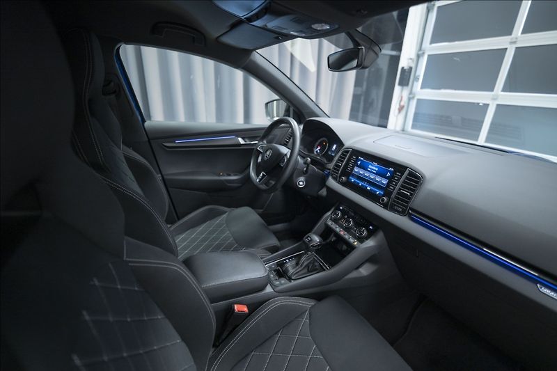 Škoda Karoq 2,0 TDI DSG 4x4 SPORTLINE ČR - fotka 7 z 41