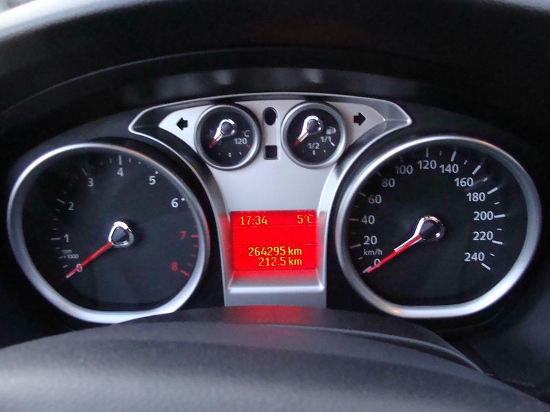 Ford Focus 1.6i - fotka 12 z 25