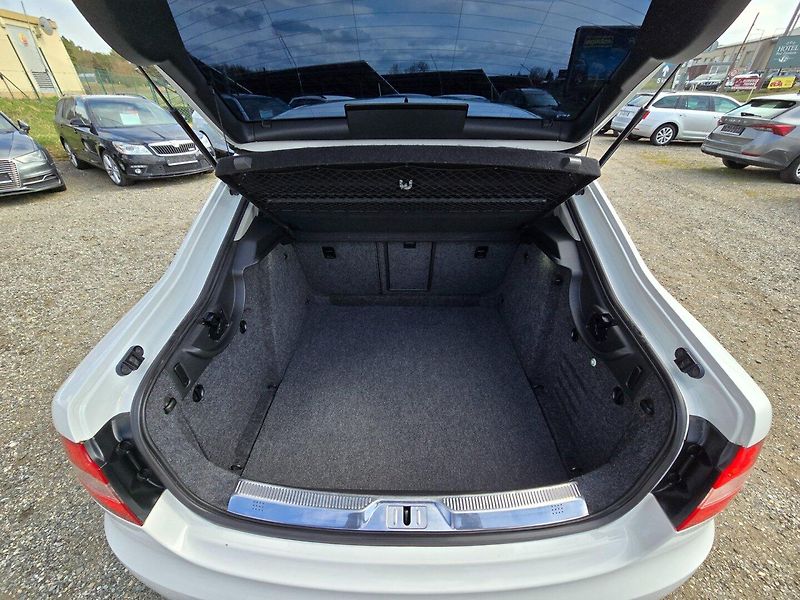 Škoda Superb (2013) 2.0 TDI 125KW Lau - fotka 17 z 23