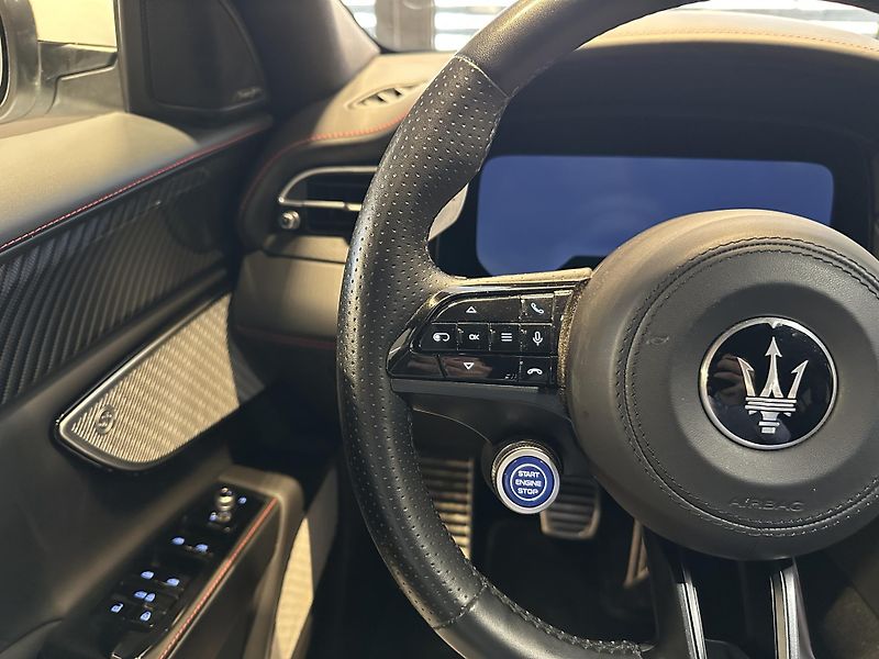 Maserati Grecale (2023) Modena 330HP - Záruka 03/27 - fotka 12 z 17