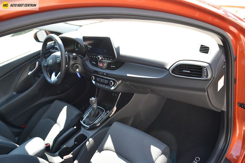 Hyundai i30 WG 1.5T-GDI 103KW DCT FAMILY N - fotka 13 z 41