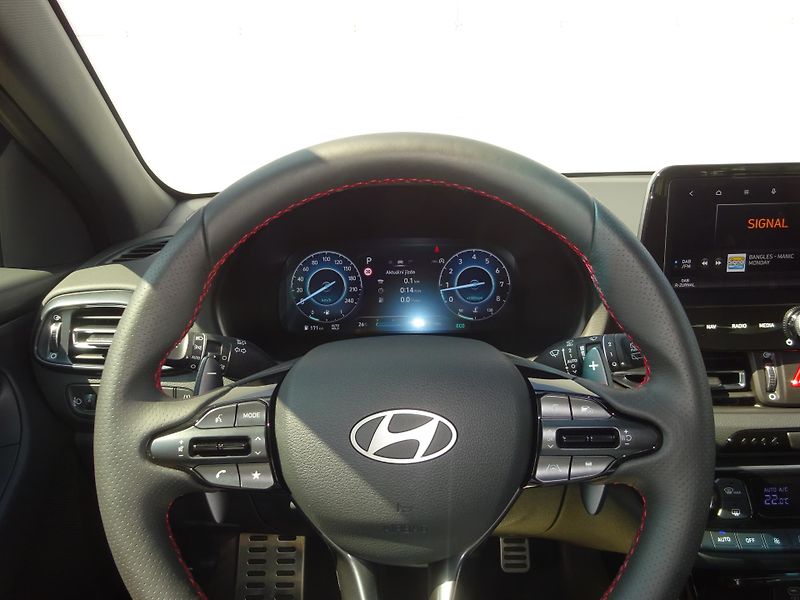Hyundai i30 1.5 T-GDI 103kW DCT N-Line - fotka 14 z 20