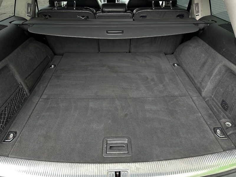 Audi Q7 3.0TDi V6 4x4 Tiptronic 233PS - fotka 46 z 48