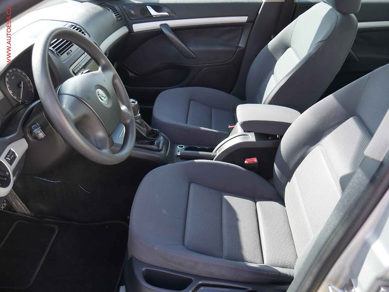 Škoda Octavia (2005) 1.9 TDI, AC, temp - fotka 9 z 16