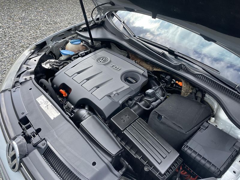 Volkswagen Golf 1.6TDi 105PS  6 HIGHLINE TOP!! - fotka 85 z 176