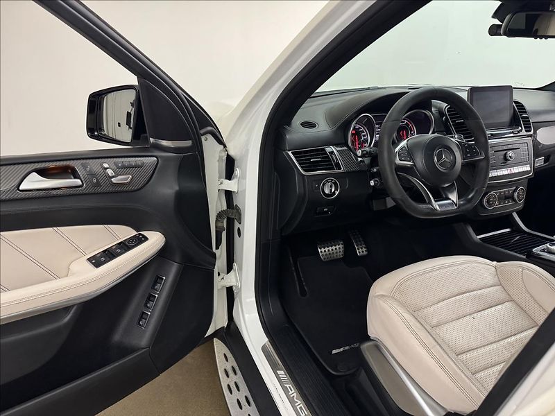 Mercedes-Benz GLS 5,5 63AMG DESIGNO NZTOP PANO - fotka 35 z 61