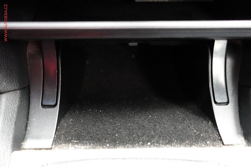 Škoda Octavia (2011) 1.2 TSi, ČR, Klima - fotka 18 z 18