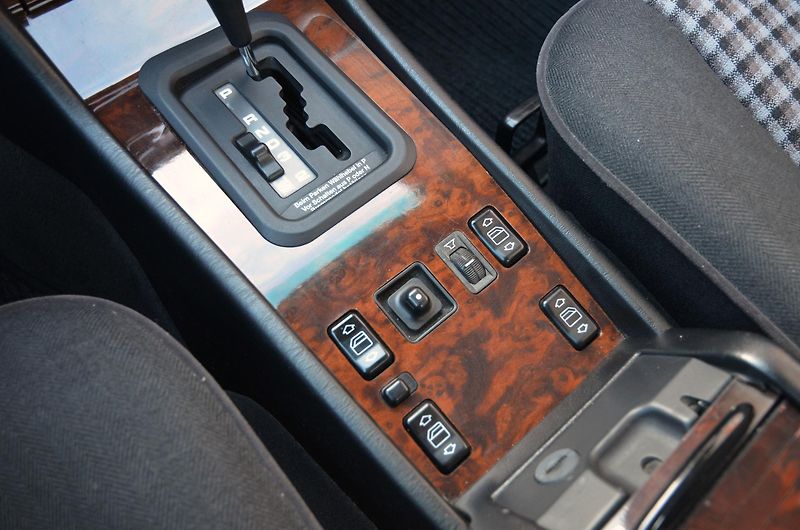 Mercedes-Benz 124 (1988) W124 300 CE 132kW AUTOMAT - fotka 30 z 39