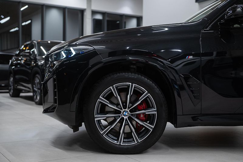 BMW X5 (2025) 30xd M-SPORT NEZAVISLÉ TAŽNÉ - fotka 5 z 52