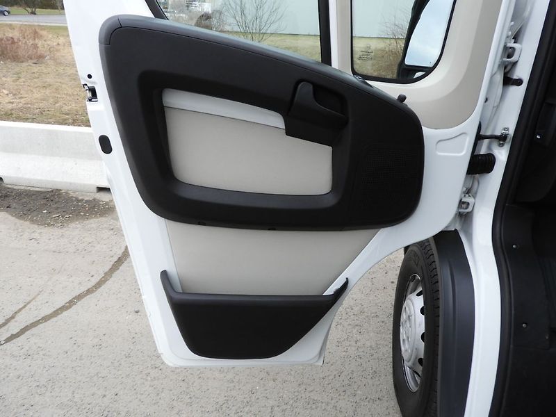 Citroën Jumper 2.2HDi 110kW MAXI BOX,ČELO,1.M - fotka 17 z 40