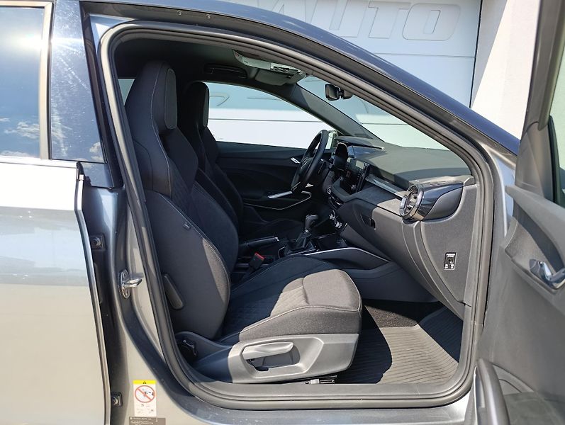 Škoda Fabia 1.0TSI DSG STYLE+ ČR 1.MAJITEL - fotka 18 z 33