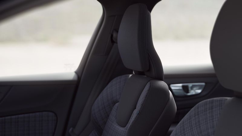 Volvo V60 (2026) ESSENTIAL, T6 AWD, 186+107 kW - fotka 9 z 9