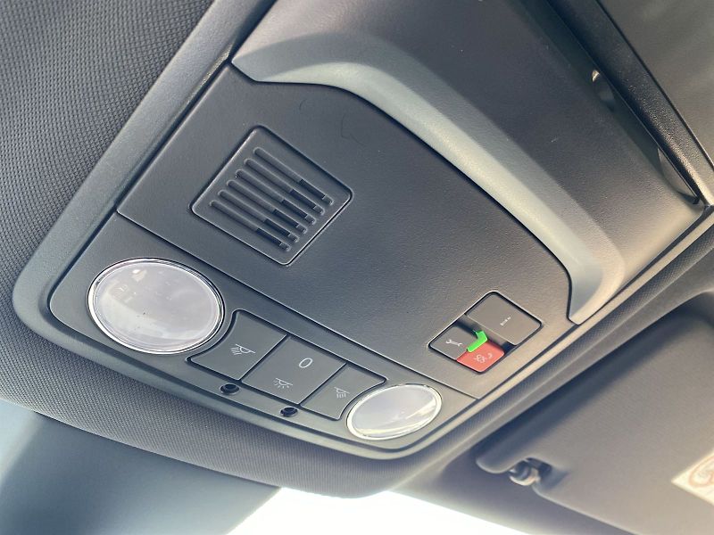 Škoda Karoq (2026) 2.0 TDI 4x4 DSG Sportline - fotka 26 z 39