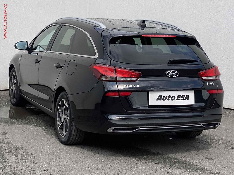 Hyundai i30 (2021) 1.5 T-GDi, ČR, Smart, LED - fotka 6 z 19