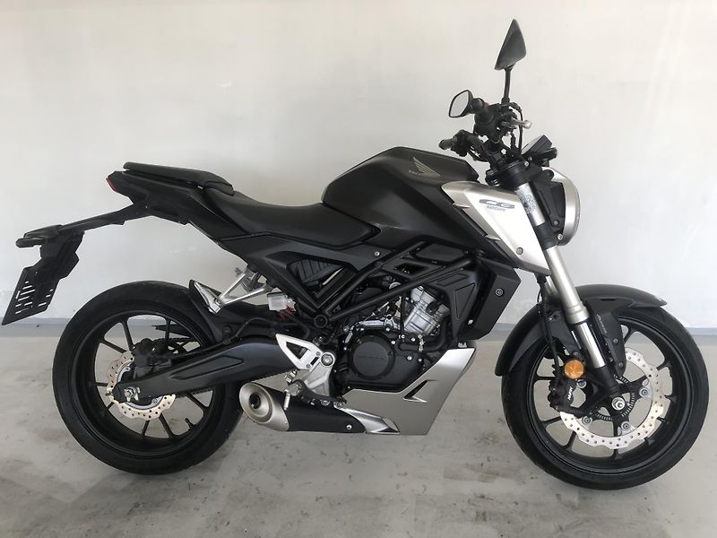 Honda CB 125 R Neo Sports Café ABS - fotka 1 z 17