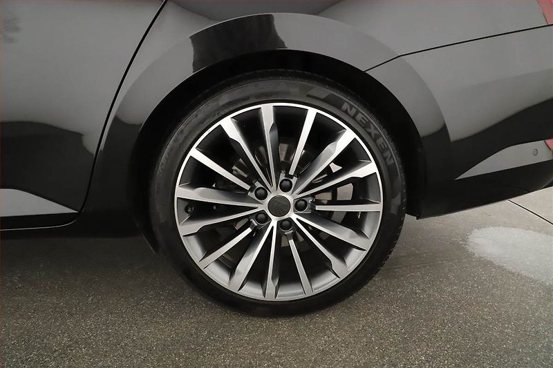Škoda Superb (2015) Laurin&Klement 2.0 TDI - fotka 19 z 19