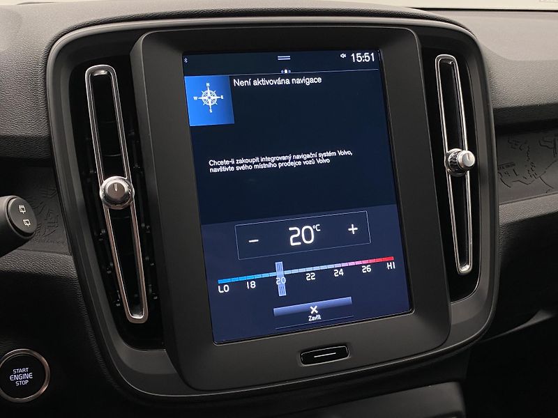 Volvo XC40 T3 KINETIC AUT CZ 1.maj - fotka 34 z 38