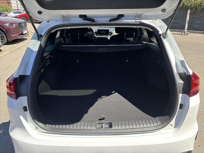 Kia Ceed 1,5 TGDi 118kW AT TOP KAMERA - fotka 12 z 43