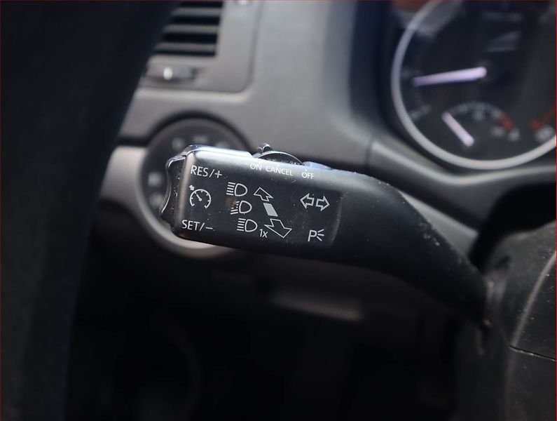 Škoda Octavia (2012) 1.6, Serv.kniha, Tempomat - fotka 16 z 16