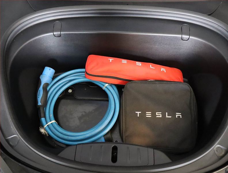 Tesla Model 3 (2019) Performance 78kWh, SoH 80% - fotka 16 z 18