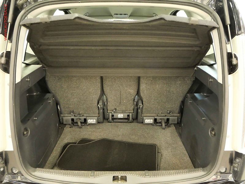 Škoda Roomster (2014) 1.2 TSI, AC, výhřev sed. - fotka 7 z 17