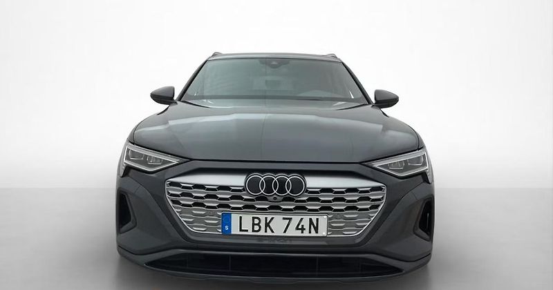 Audi Q8 e-tron 55 Quattro Kamera Tažné - fotka 3 z 36