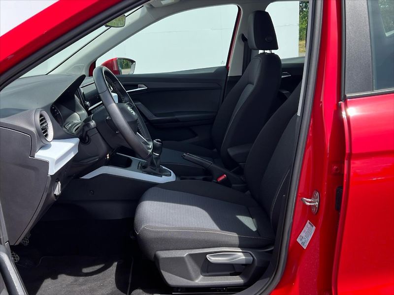 Seat Arona 1,0 TSi 70kW STYLE - fotka 11 z 23