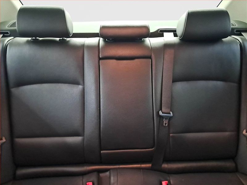 BMW Řada 5 (2013) Luxury Line 520d, Navi - fotka 10 z 19