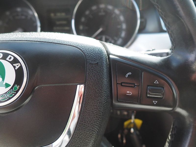 Škoda Superb (2011) 1.8 TSI, 118 kW - fotka 24 z 35