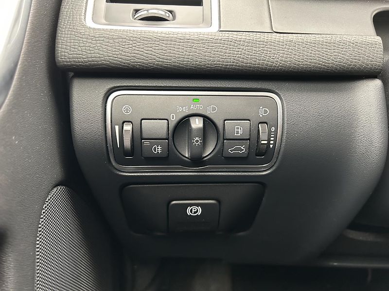 Volvo XC60 2.0  D4 Momentum - fotka 19 z 25